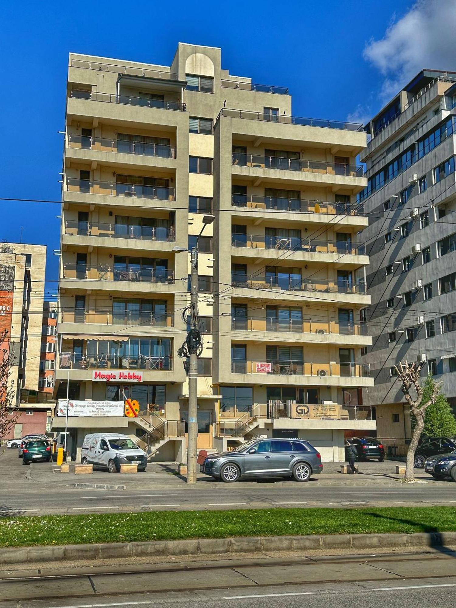 Fancy Apartament Promenada Balcon Panoramic, Parcare, Incalzire Pardoseala, Self Check In Κραϊόβα Εξωτερικό φωτογραφία