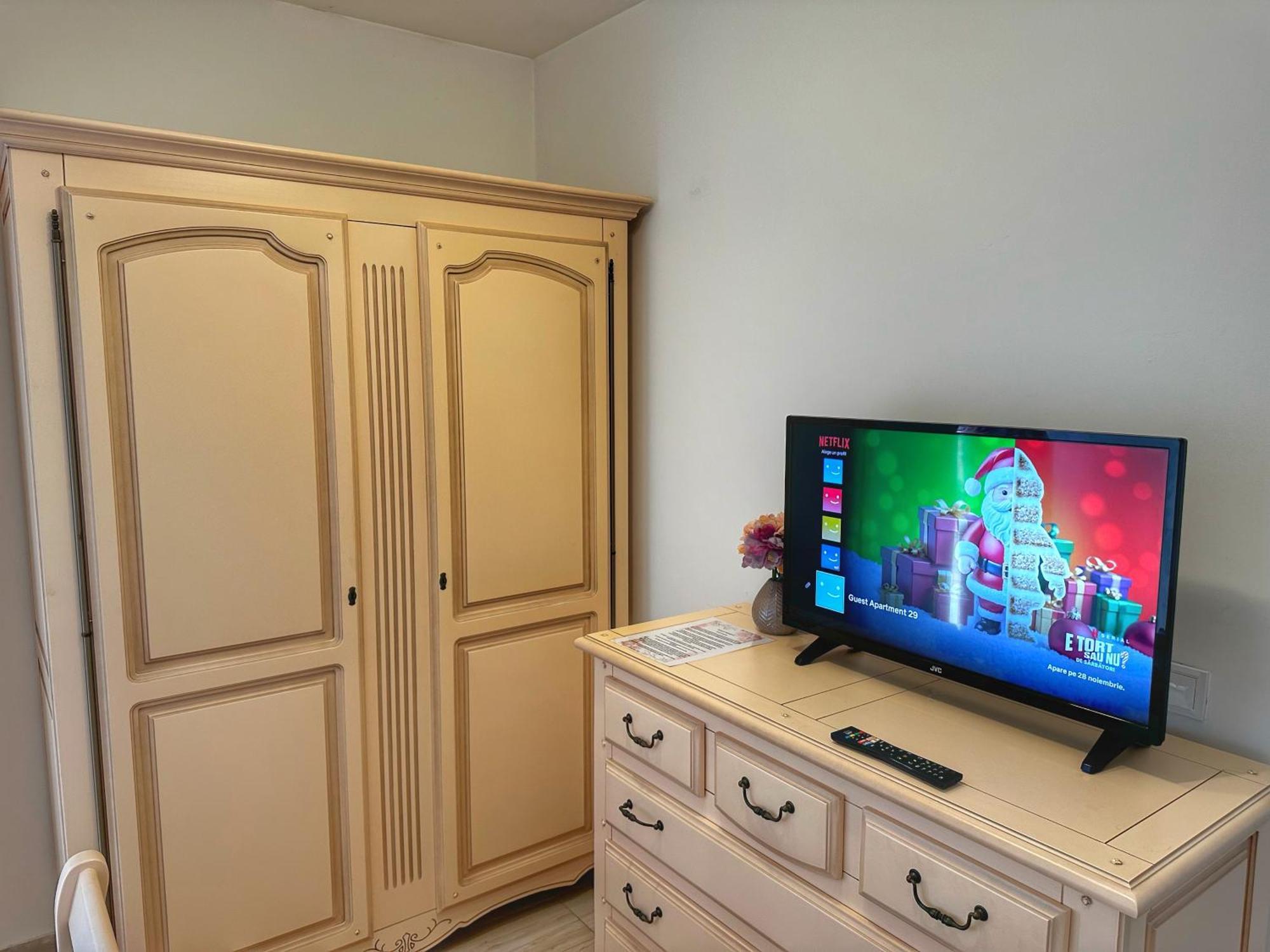 Fancy Apartament Promenada Balcon Panoramic, Parcare, Incalzire Pardoseala, Self Check In Κραϊόβα Εξωτερικό φωτογραφία
